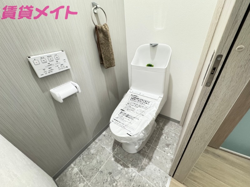 トイレ　同型参考写真