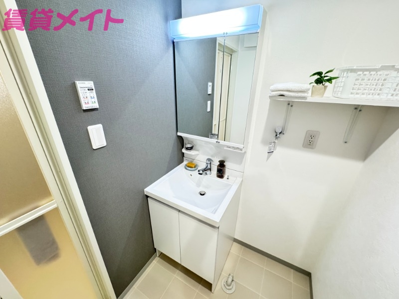 洗面設備　同型参考写真