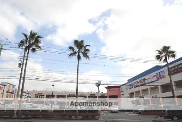 スーパー　フレスポジャングルパーク（スーパー）まで750m