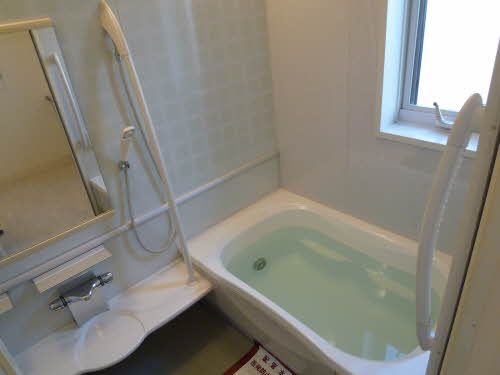 バス・シャワールーム　浴槽