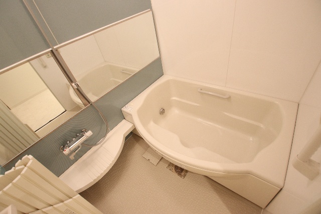 バス・シャワールーム　※別室の参考写真の為、現況優先です。