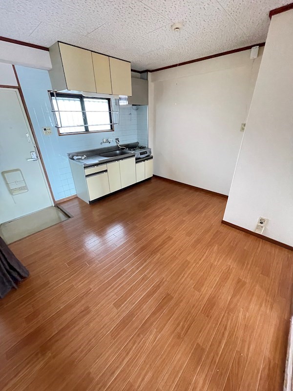 居室・リビング　こちらのリビングで趣味の時間をお楽しみください