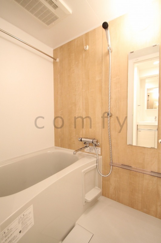 バス・シャワールーム　バスルーム