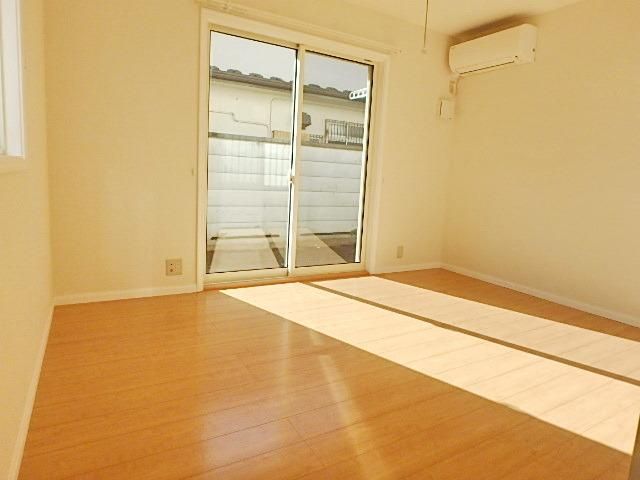 居室・リビング　★明るい居室★