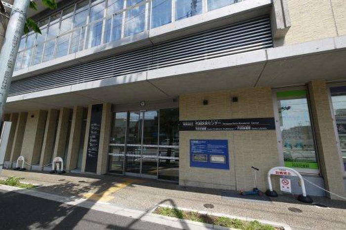 図書館　世田谷区代田図書館（図書館）まで240m