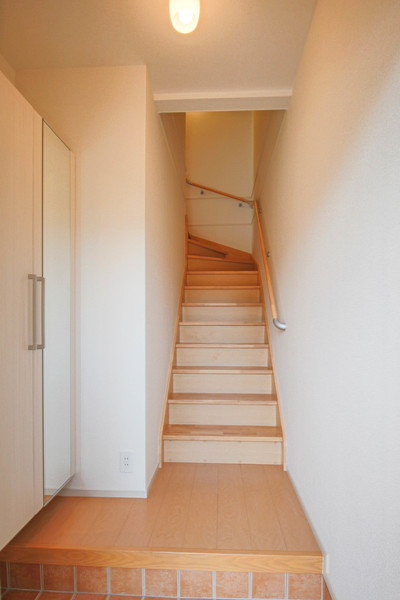 玄関　同じ敷地内別なお部屋