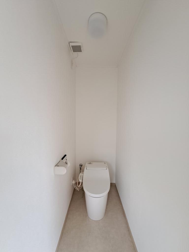 トイレ　●温水洗浄便座付きタンクレストイレ♪