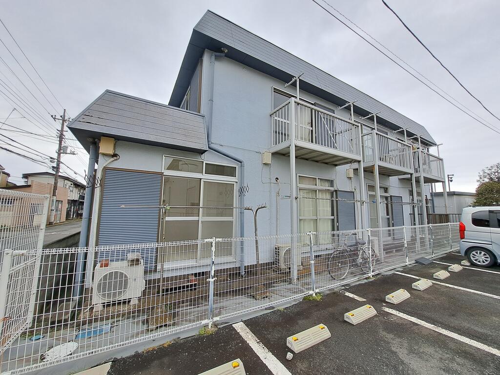 建物外観　●全面棟無しで日当たりはご覧の通り♪