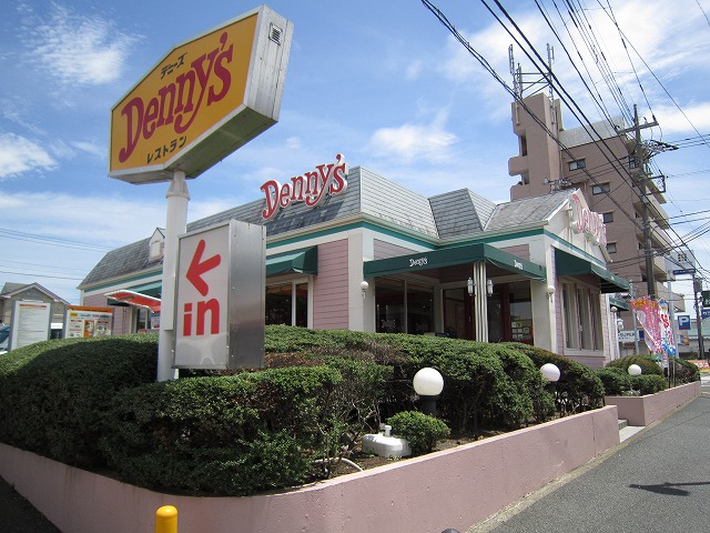 飲食店　デニーズ六会店（飲食店）まで483m