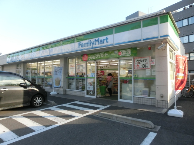 コンビニ　ファミリーマート（コンビニ）まで603m