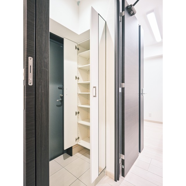 玄関　※別部屋写真、現況優先