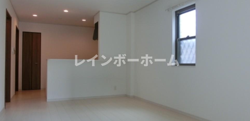 居室・リビング　こちらのリビングで趣味の時間をお楽しみください