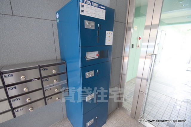 エントランス　宅配ボックス