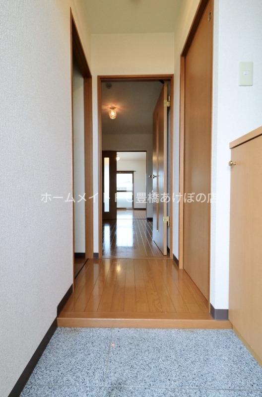 玄関　同型別部屋写真