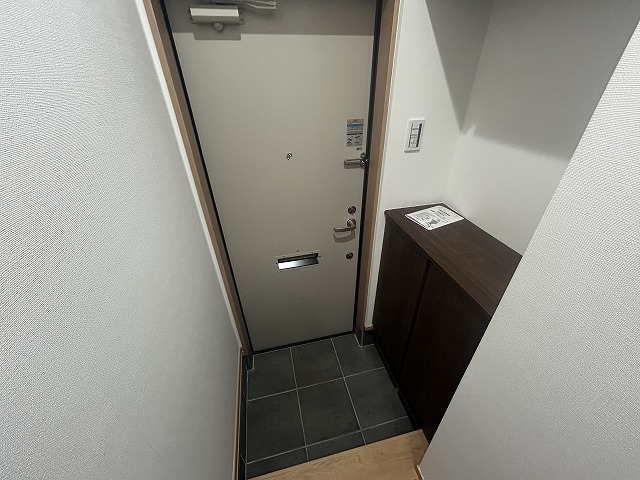 玄関　シューズボックス、収納棚付　玄関