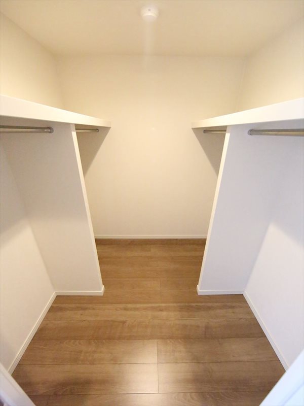 収納　ウォークインクローゼット（収納充実してます）