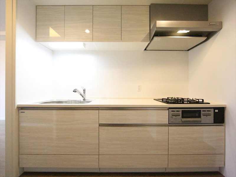 キッチン　システムキッチン（ガス3口コンログリル付）