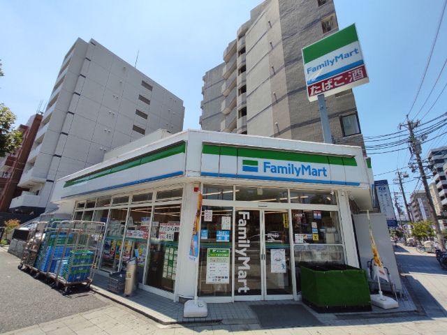 コンビニ　ファミリーマート新栄一丁目店（コンビニ）まで203m