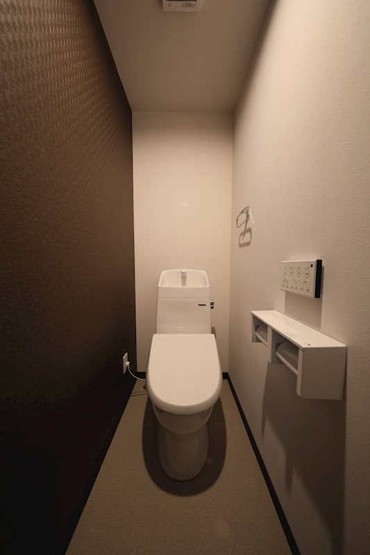 トイレ　温水洗浄便座付トイレ