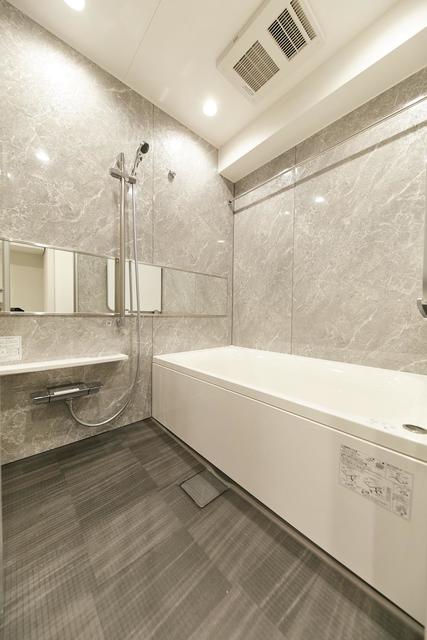 バス・シャワールーム　※写真は同タイプ住戸です。