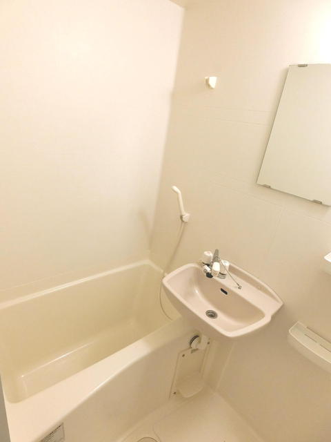 バス・シャワールーム　嬉しいバス・トイレ別♪