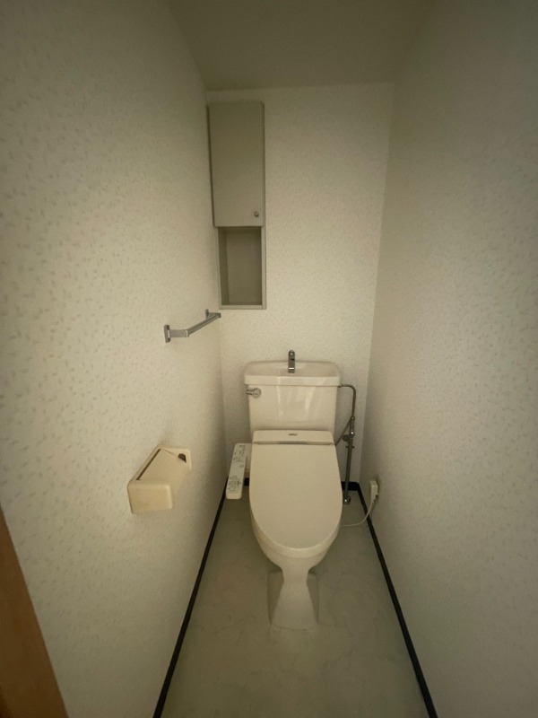トイレ　※別号室の写真です。