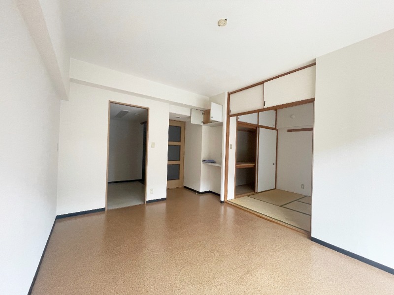 居室・リビング　※別号室の写真です。