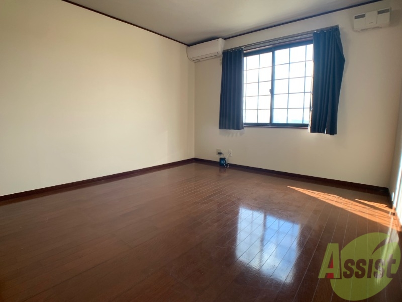 その他部屋・スペース　ベッドを置いても快適に過ごせそうですね！