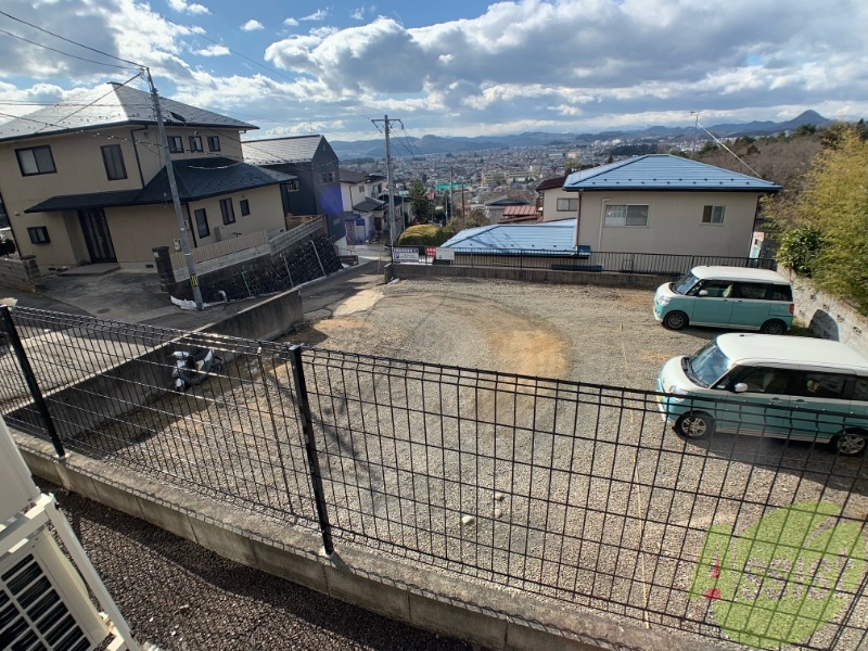 バルコニー　窓を開けたらこのような感じになっております。