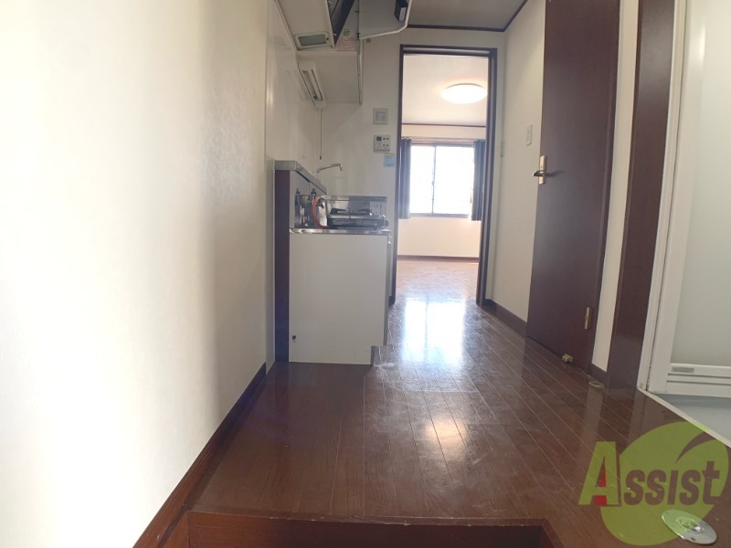 玄関　玄関になります。毎日の出入りはこちらから！