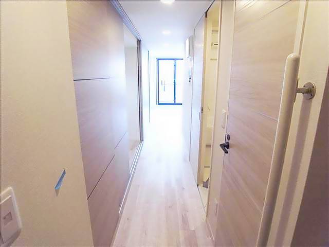 エントランス　廊下