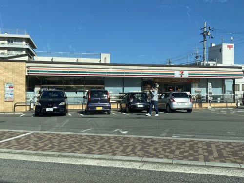 コンビニ　セブンイレブン 富田林西口店（コンビニ）まで874m