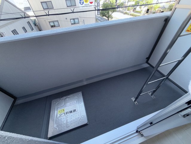 バルコニー　同物件別部屋写真
