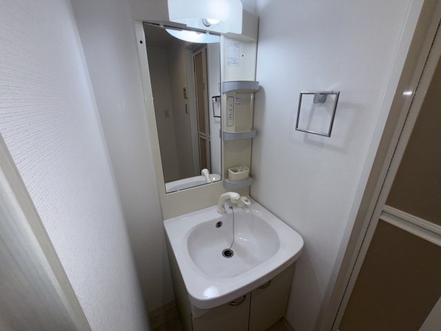 洗面設備　同物件別部屋写真