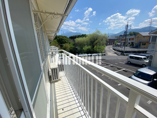 バルコニー　日当たりの良いバルコニー