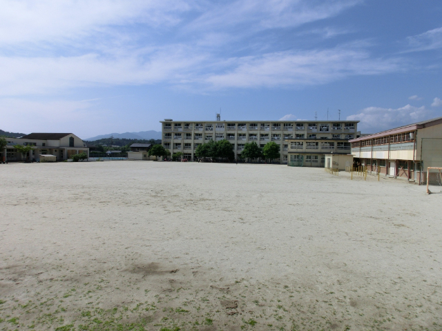 小学校　中津川市立西小学校（小学校）まで1491m