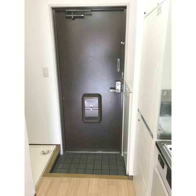 玄関　同タイプ・別部屋画像