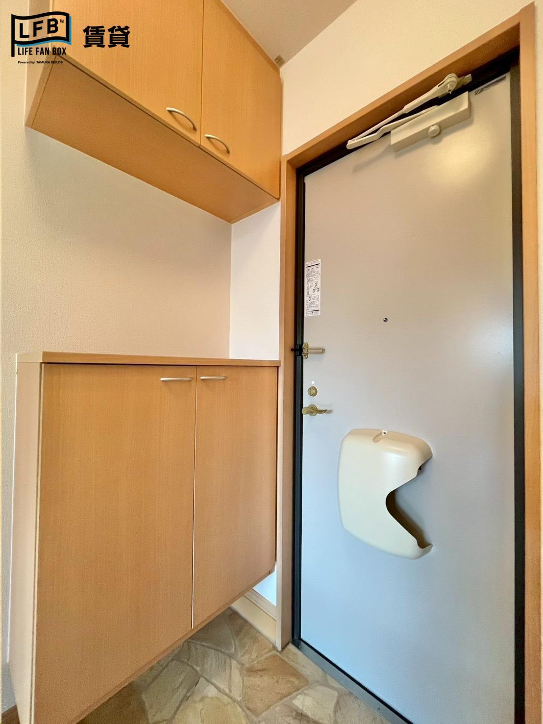 玄関　※101号室の写真です。