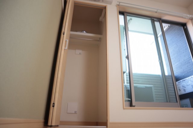 収納　お洋服もたくさんしまえますよ