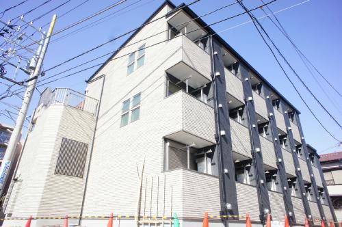 建物外観　タイル調の外観が特徴です