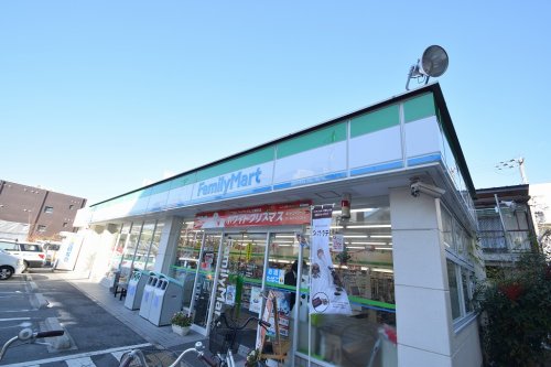コンビニ　ファミリーマート 中宮店（コンビニ）まで392m