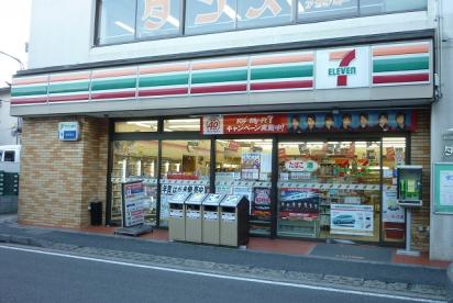 コンビニ　セブンイレブン 星川西店（コンビニ）まで98m