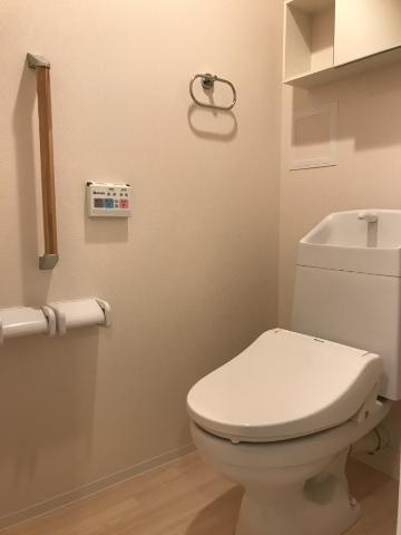 トイレ　シャワー付トイレ
