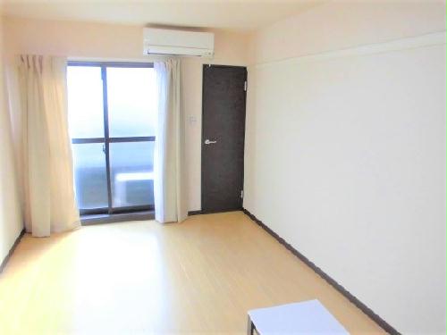 居室・リビング　同タイプ代表写真となり設備仕様は一部異なる場合があります。