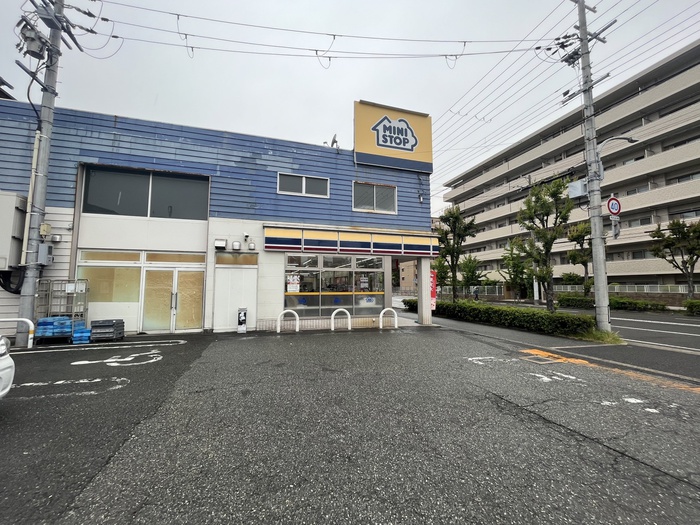 コンビニ　ミニストップ（コンビニ）まで516m
