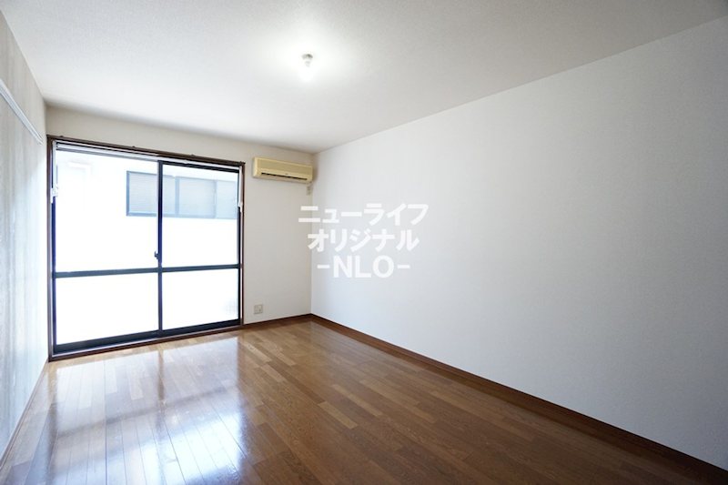 居室・リビング　エアコン付きでいつでも快適に過ごせます☆