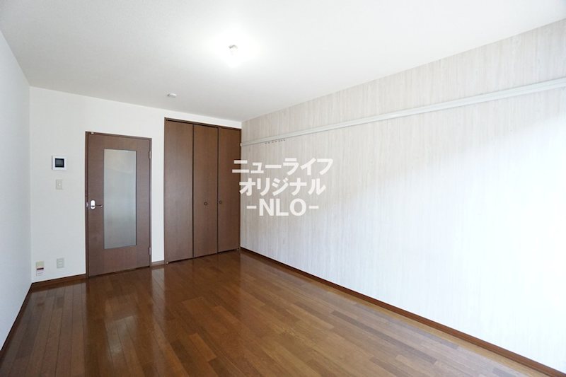 その他部屋・スペース　洋室別アングル　アクセントクロスを採用しています☆