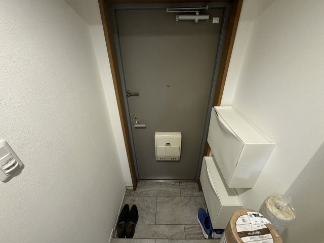 玄関　内装中の写真です
