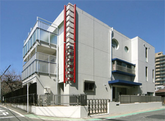 幼稚園・保育園　よろず保育園（幼稚園・保育園）まで314m