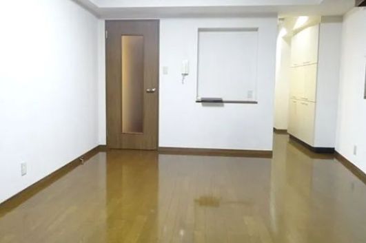 居室・リビング　こちらの居間で趣味の時間をお楽しみください